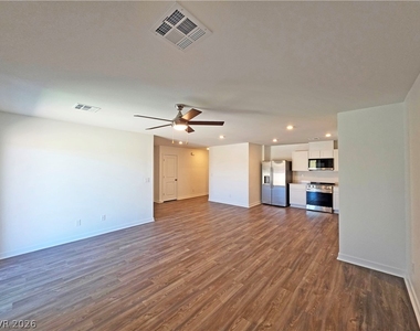 710 E Huyana Wind Drive - Photo Thumbnail 28
