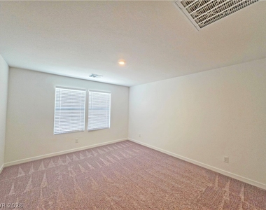 710 E Huyana Wind Drive - Photo Thumbnail 18