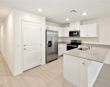 10923 Heatherford Avenue - Photo Thumbnail 7