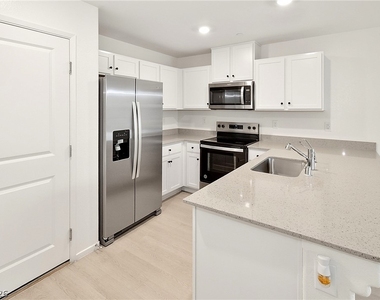 10923 Heatherford Avenue - Photo Thumbnail 6