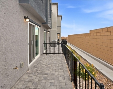 10923 Heatherford Avenue - Photo Thumbnail 14