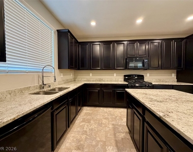 3832 Autumn America Place - Photo Thumbnail 10