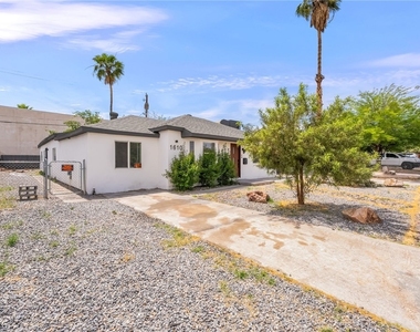 1610 E Ogden Avenue - Photo Thumbnail 19