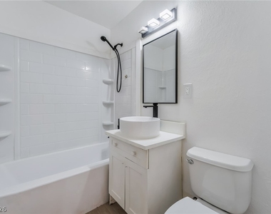 1610 E Ogden Avenue - Photo Thumbnail 15
