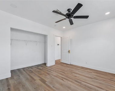1610 E Ogden Avenue - Photo Thumbnail 22