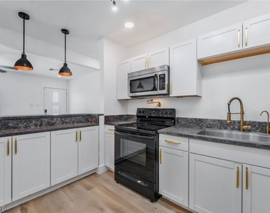 1610 E Ogden Avenue - Photo Thumbnail 12