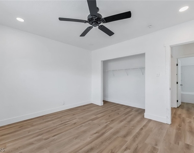 1610 E Ogden Avenue - Photo Thumbnail 21