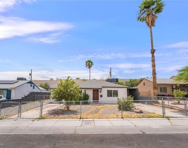 1610 E Ogden Avenue - Photo Thumbnail 17