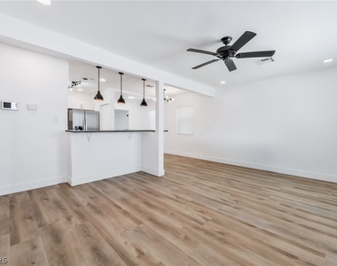 1610 E Ogden Avenue - Photo Thumbnail 5
