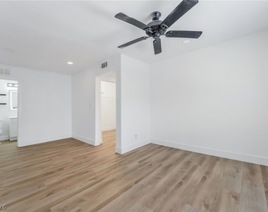 1610 E Ogden Avenue - Photo Thumbnail 26