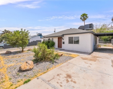 1610 E Ogden Avenue - Photo Thumbnail 20