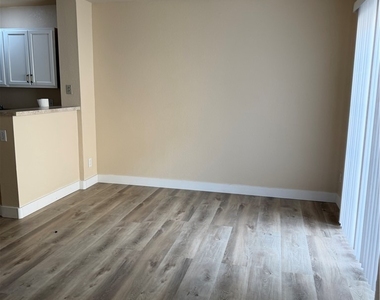 7621 Almeria Avenue - Photo Thumbnail 4
