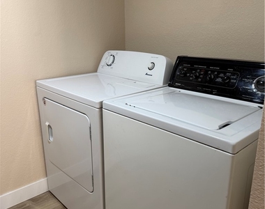 7621 Almeria Avenue - Photo Thumbnail 7