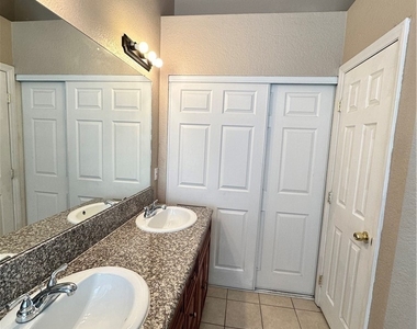 3910 Amy Marie Court - Photo Thumbnail 12