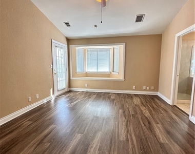 3910 Amy Marie Court - Photo Thumbnail 9