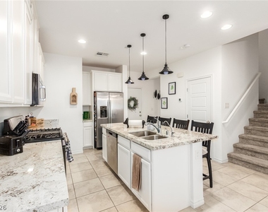 825 Star Estates Avenue - Photo Thumbnail 9