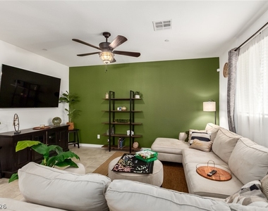 825 Star Estates Avenue - Photo Thumbnail 4