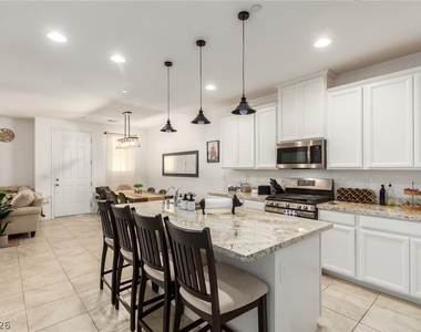 825 Star Estates Avenue - Photo Thumbnail 10