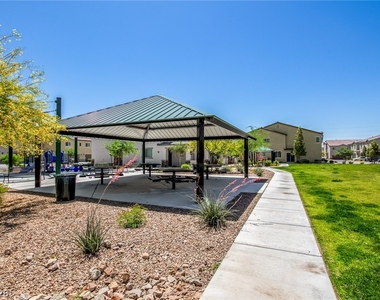 825 Star Estates Avenue - Photo Thumbnail 32