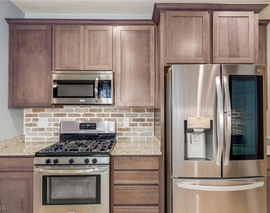 6644 Seahorse Reef Street - Photo Thumbnail 9