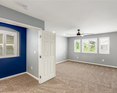 6644 Seahorse Reef Street - Photo Thumbnail 15