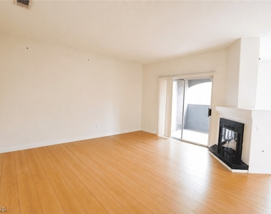 5525 W Flamingo Road - Photo Thumbnail 1