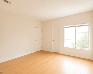 5525 W Flamingo Road - Photo Thumbnail 5