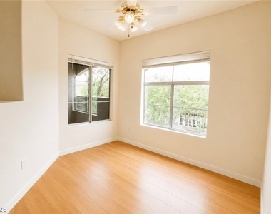 5525 W Flamingo Road - Photo Thumbnail 9