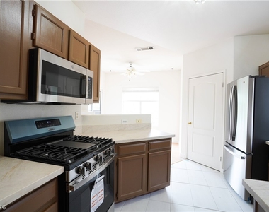 5525 W Flamingo Road - Photo Thumbnail 11