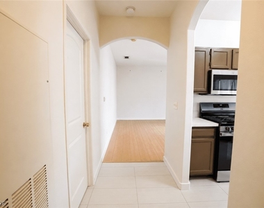 5525 W Flamingo Road - Photo Thumbnail 4