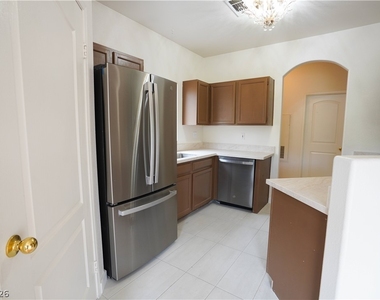 5525 W Flamingo Road - Photo Thumbnail 10