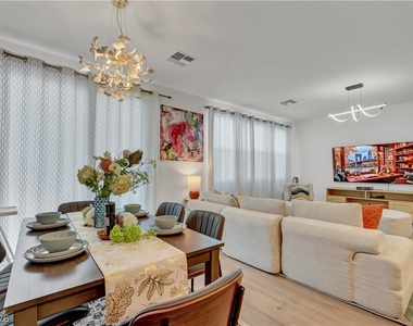 7058 Baza Avenue - Photo Thumbnail 15