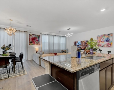 7058 Baza Avenue - Photo Thumbnail 11