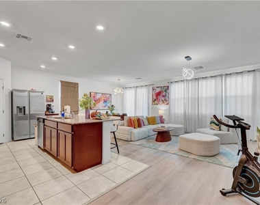 7058 Baza Avenue - Photo Thumbnail 8