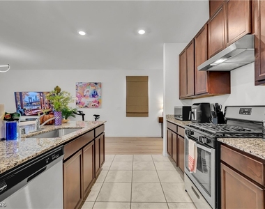 7058 Baza Avenue - Photo Thumbnail 9