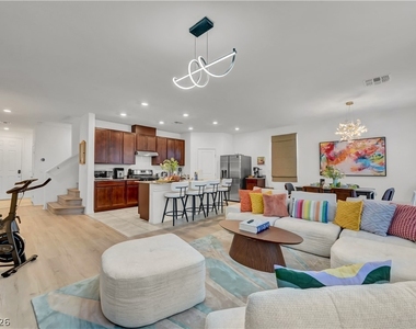 7058 Baza Avenue - Photo Thumbnail 6