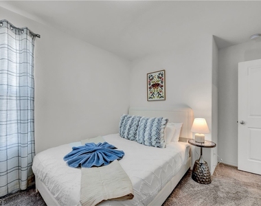 7058 Baza Avenue - Photo Thumbnail 29