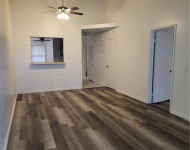 7048 Picaroon Lane - Photo Thumbnail 13