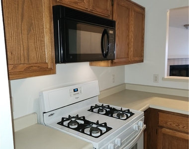 7048 Picaroon Lane - Photo Thumbnail 14