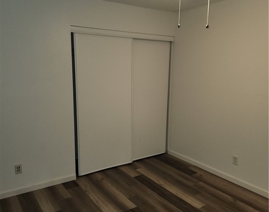 7048 Picaroon Lane - Photo Thumbnail 27
