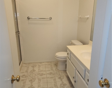 7048 Picaroon Lane - Photo Thumbnail 20
