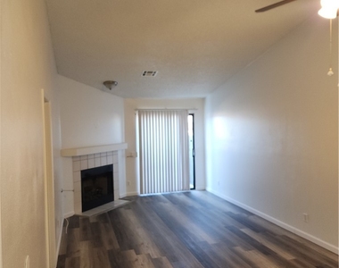 7048 Picaroon Lane - Photo Thumbnail 7