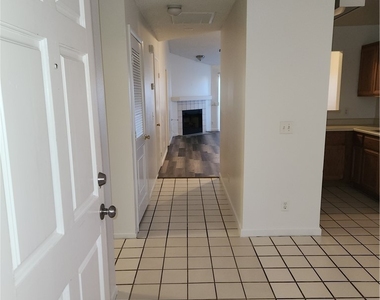 7048 Picaroon Lane - Photo Thumbnail 4