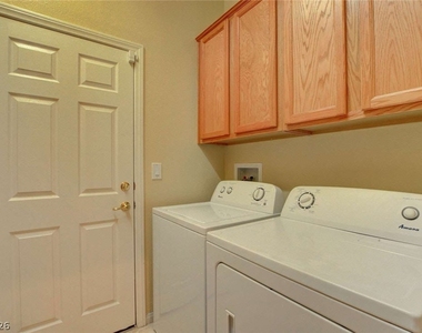 10214 Elk Valley Street - Photo Thumbnail 20