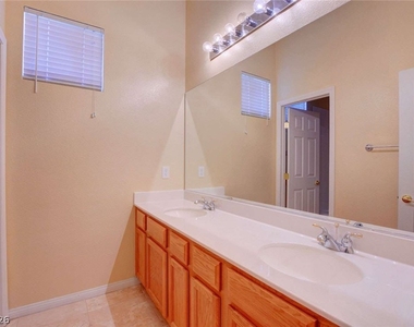 10214 Elk Valley Street - Photo Thumbnail 16
