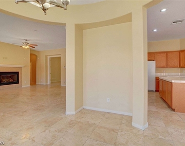 10214 Elk Valley Street - Photo Thumbnail 7