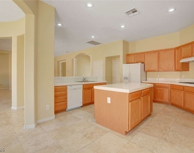 10214 Elk Valley Street - Photo Thumbnail 8