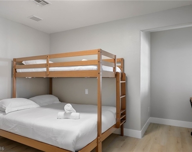 6990 W Richmar Avenue - Photo Thumbnail 28
