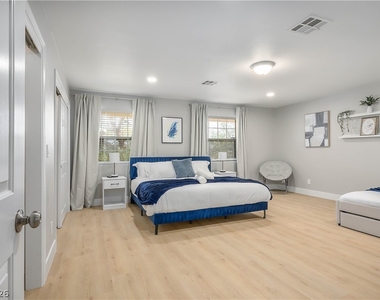 6990 W Richmar Avenue - Photo Thumbnail 18