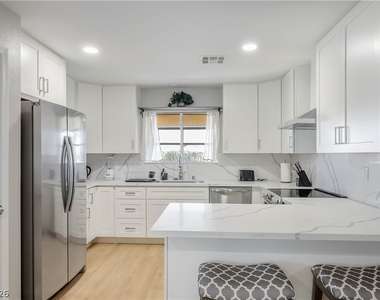 6990 W Richmar Avenue - Photo Thumbnail 4